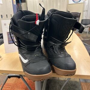 Vans Infuse Gum Snowboard Boots